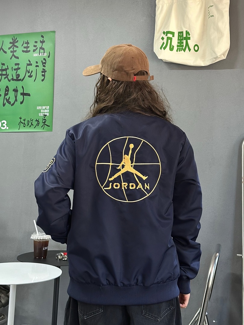 Jordan Essentials Renegade Bomber Jacket · ZT13800 — תמונה 5