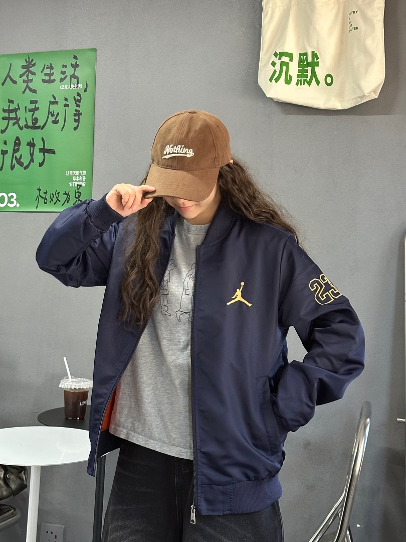 Jordan Essentials Renegade Bomber Jacket · ZT13800 — תמונה 4