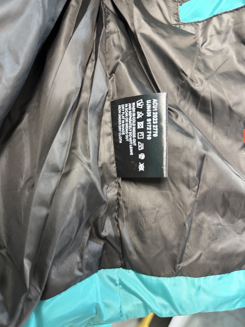 Prada Cropped Technical Re-Nylon Down Jacket · ZT14014 — תמונה 34