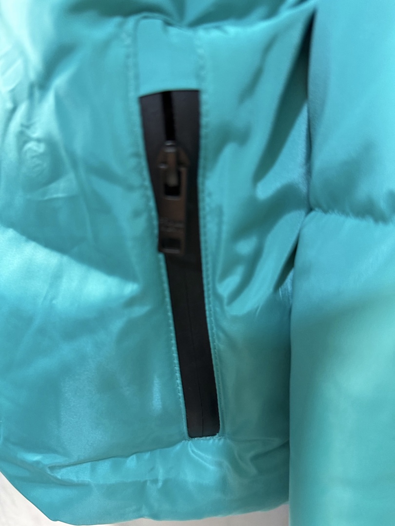 Prada Cropped Technical Re-Nylon Down Jacket · ZT14014 — תמונה 30