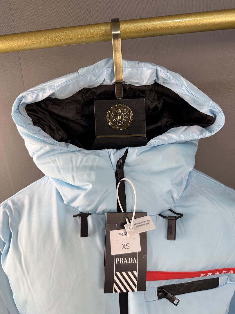 Prada Cropped Technical Re-Nylon Down Jacket · ZT14014 — תמונה 43