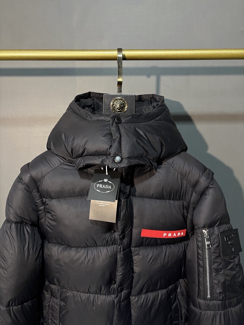 Prada Re-Nylon Down Coat · ZT14025 — תמונה 3
