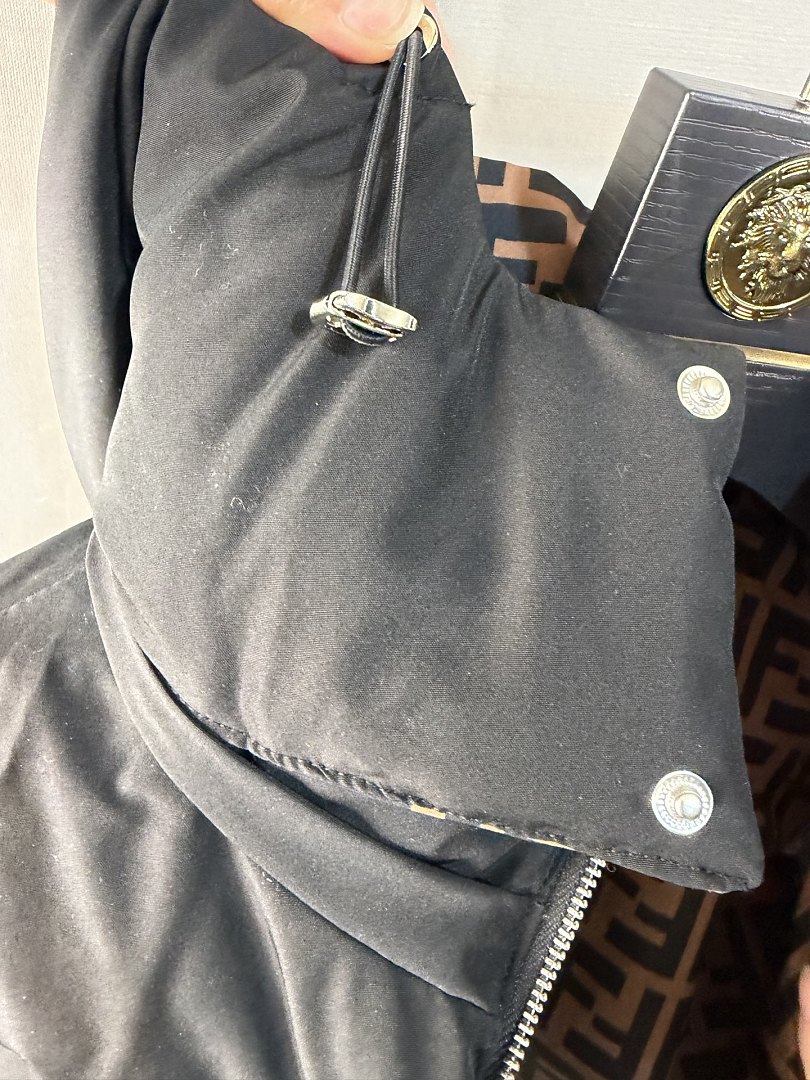 Fendi Puffer Jacket · ZT14012 — תמונה 6