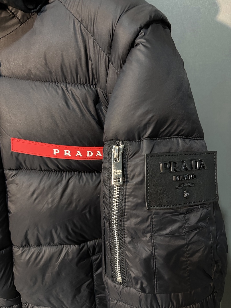 Prada Re-Nylon Down Coat · ZT14025 — תמונה 4