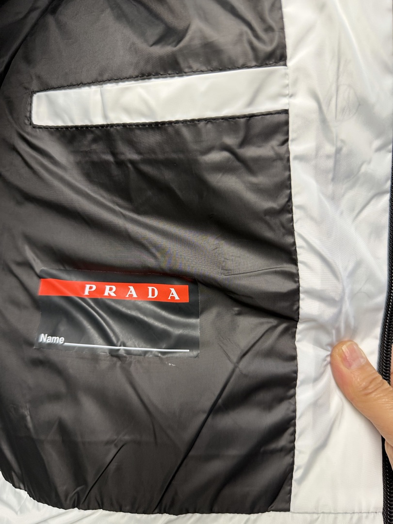 Prada Cropped Technical Re-Nylon Down Jacket · ZT14014 — תמונה 25
