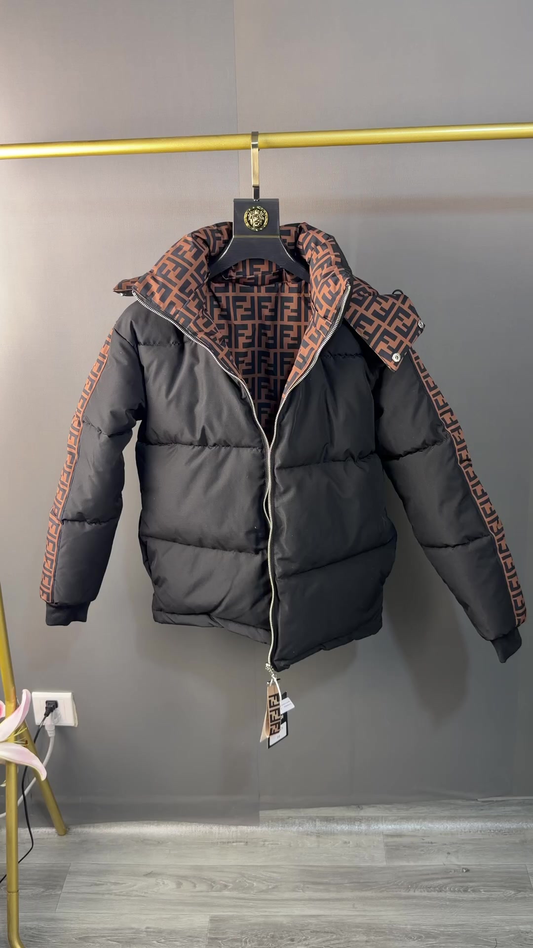 Fendi Puffer Jacket · ZT14012 — תמונה 2