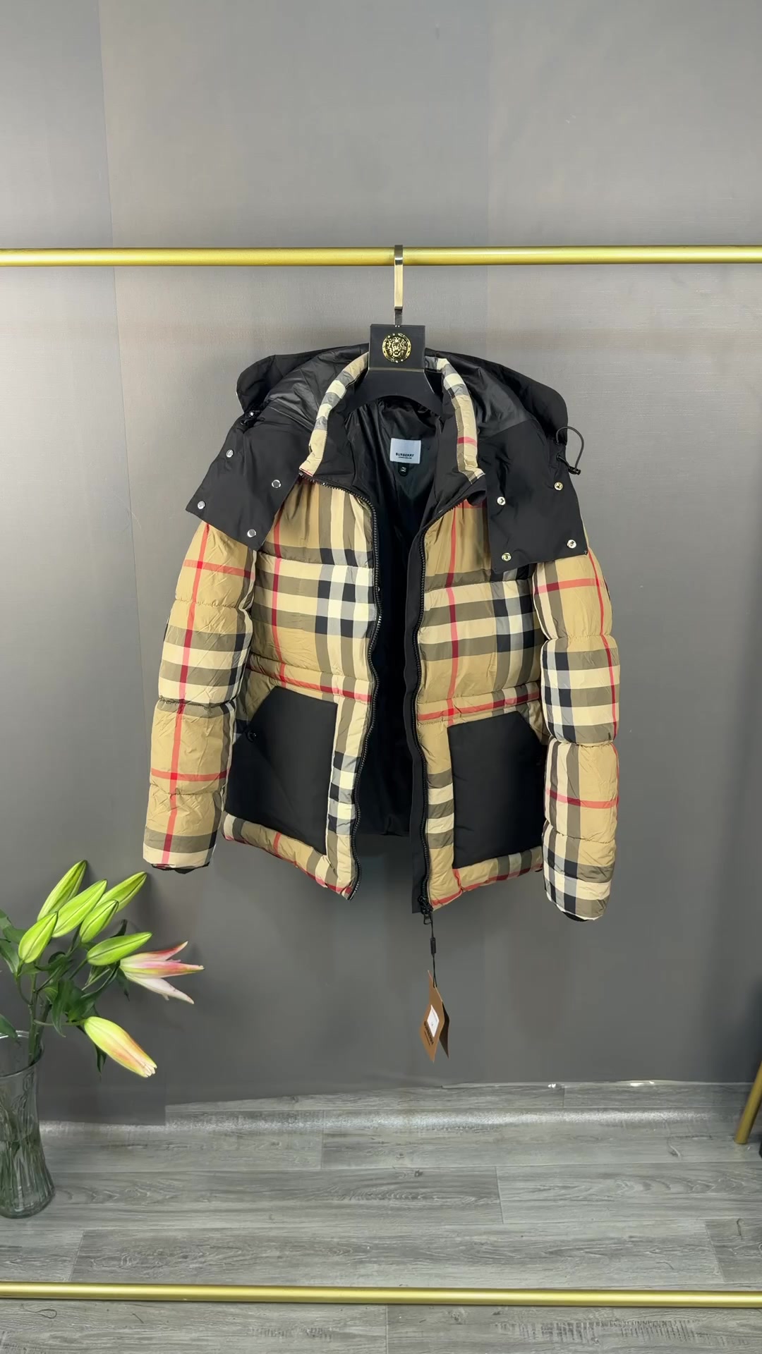 Burberry Check Hooded Puffer Jacket · ZT14037 — תמונה 2