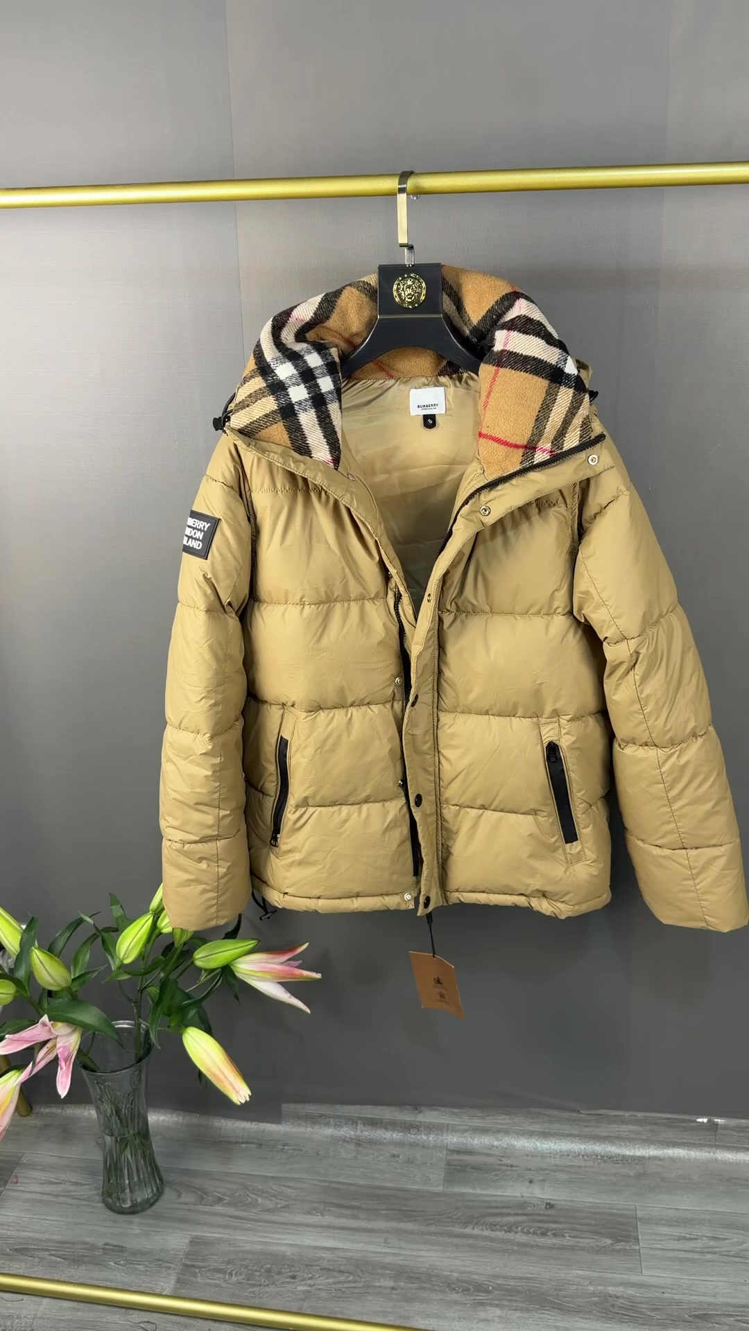 Burberry Ambleside Puffer Jacket · ZT14042 — תמונה 2