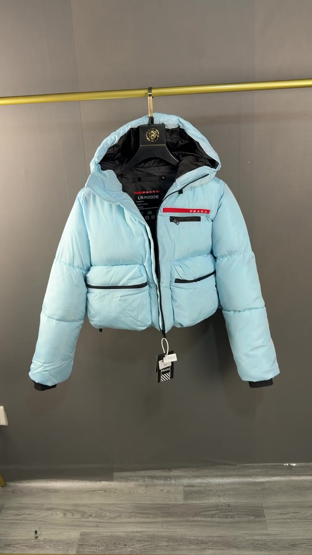 Prada Cropped Technical Re-Nylon Down Jacket · ZT14014 — תמונה 2