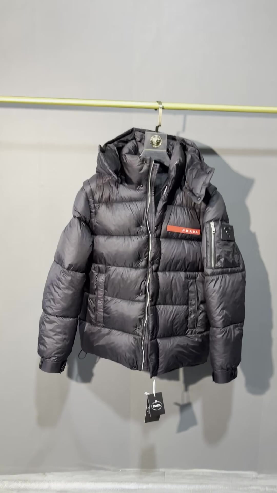 Prada Re-Nylon Down Coat · ZT14025 — תמונה 2