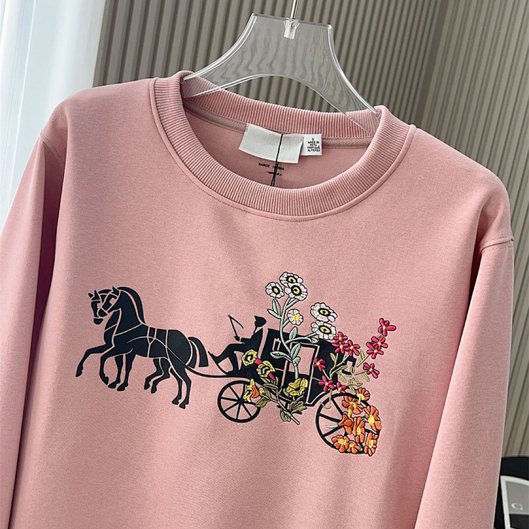 Coach Evergreen Horse And Carriage Crewneck · A2908 — תמונה 3