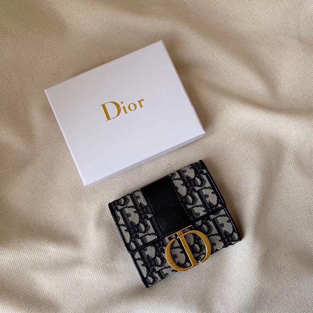 Dior HE6158