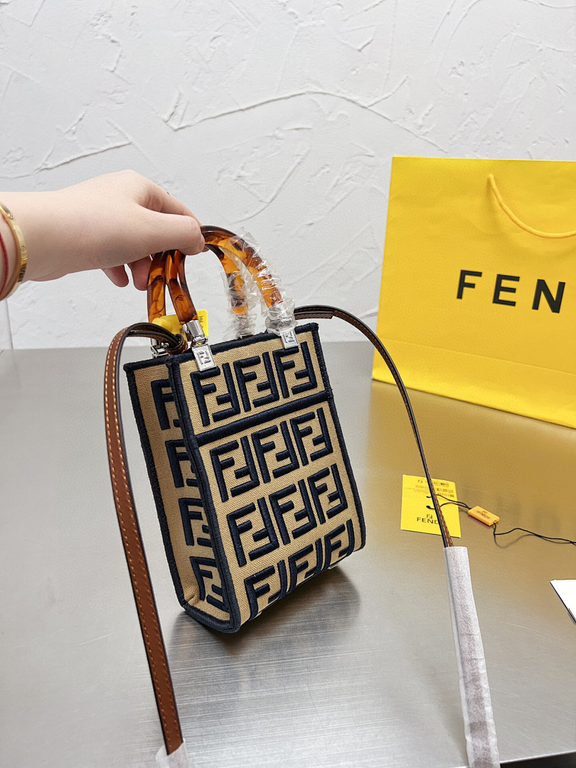 FENDI HE3019