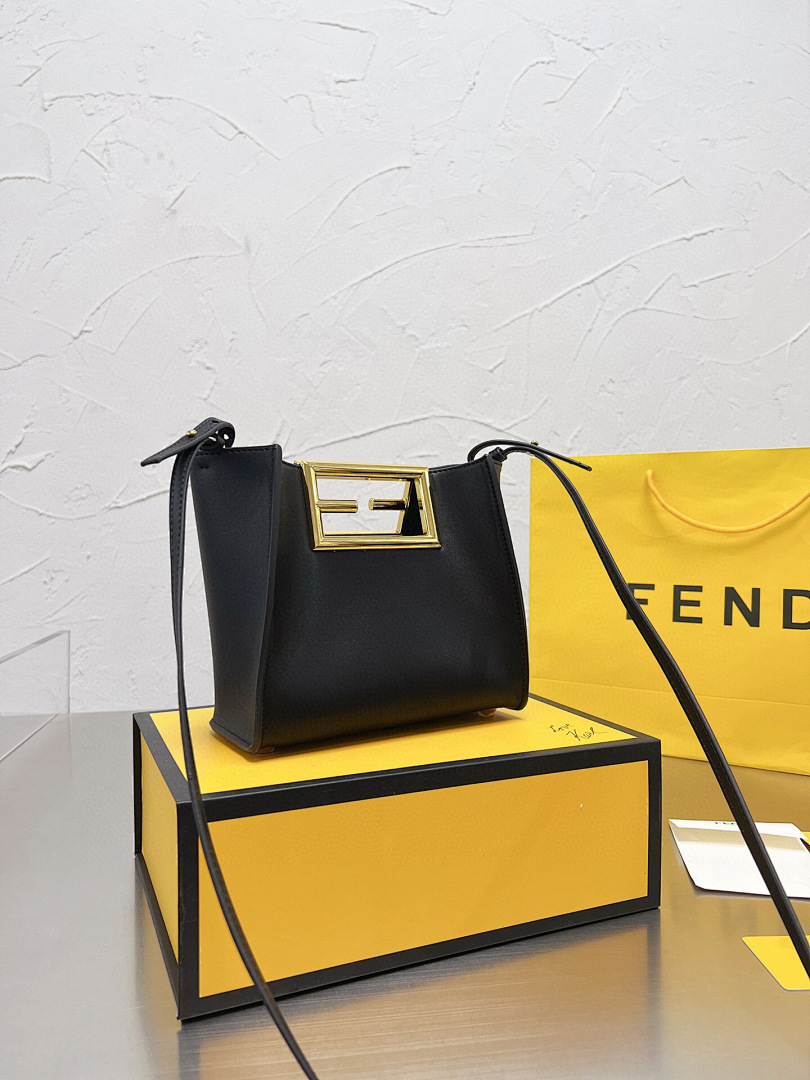 FENDI HE3017