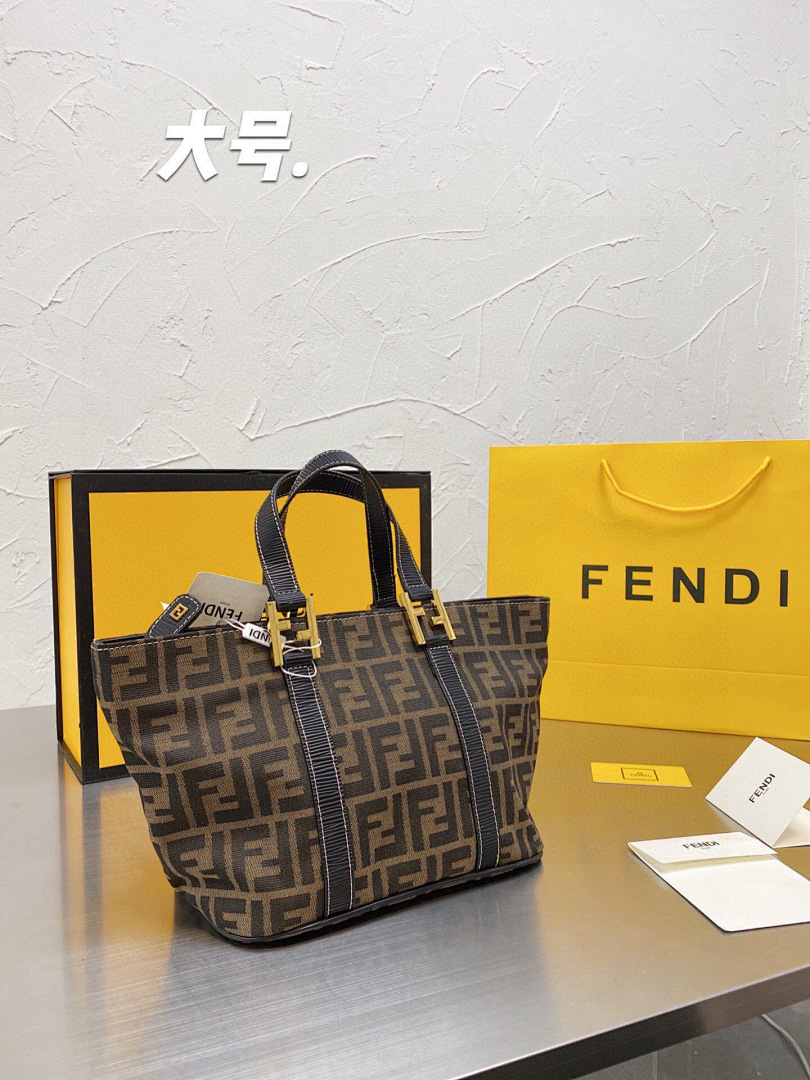 FENDI HE3001