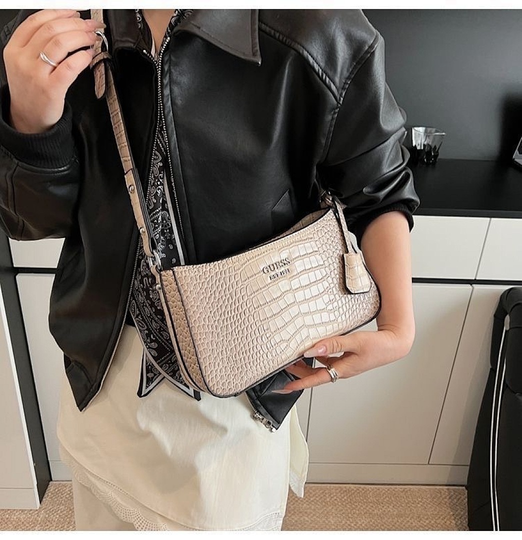 guess WG56962