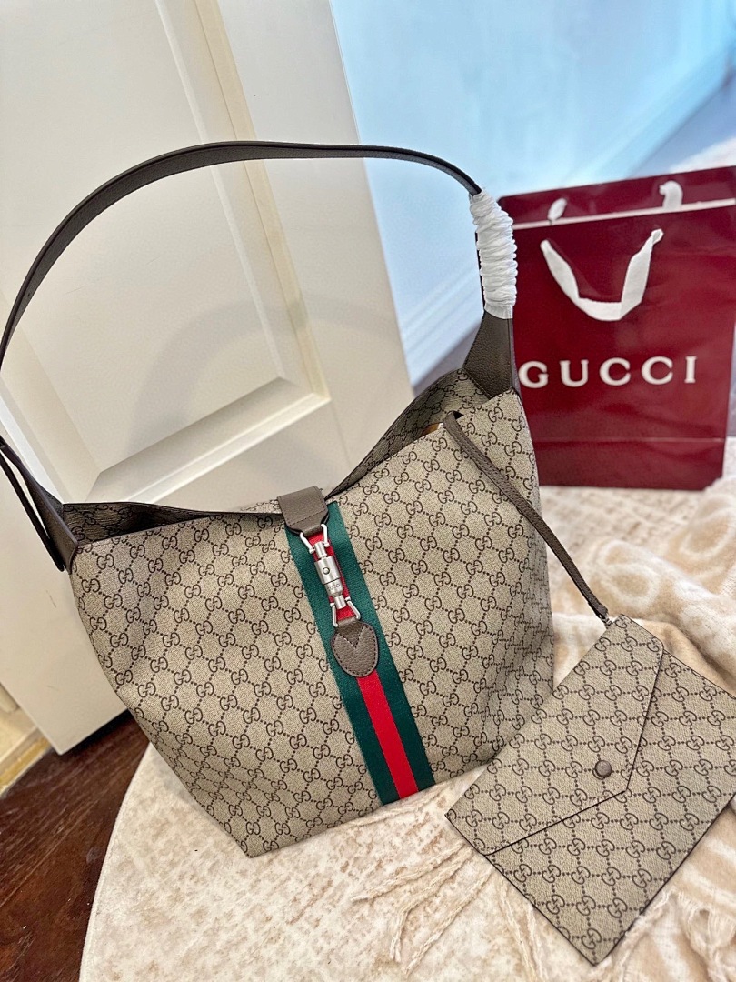 GUCCI HE8235