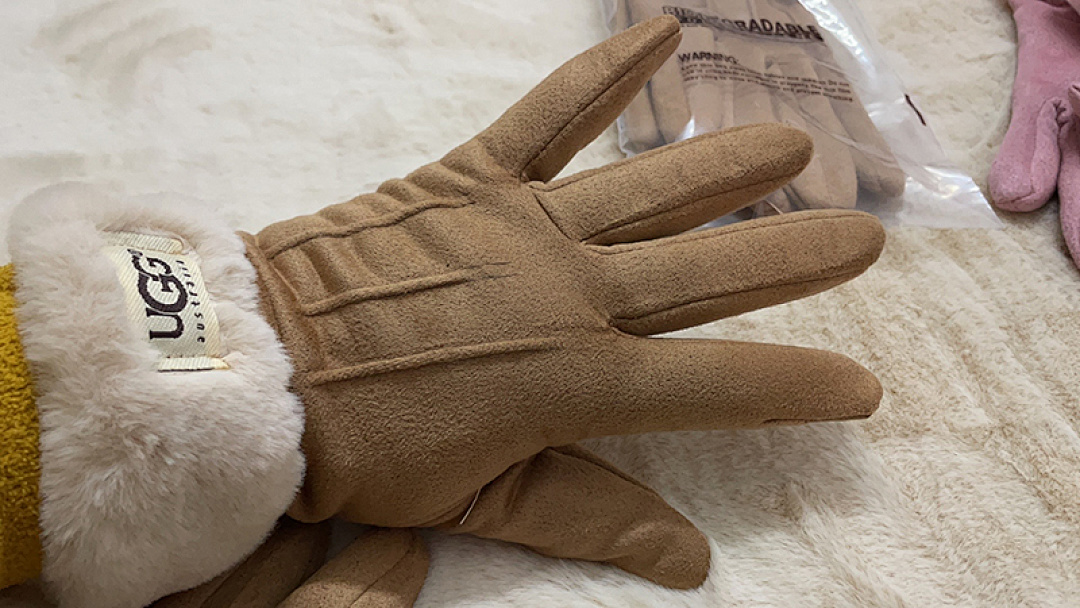 UGG Turn Cuff Glove · A581 — תמונה 7