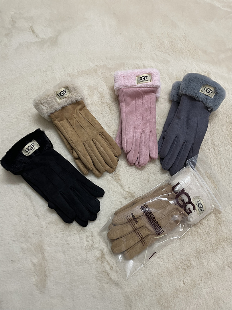 UGG Turn Cuff Glove · A581