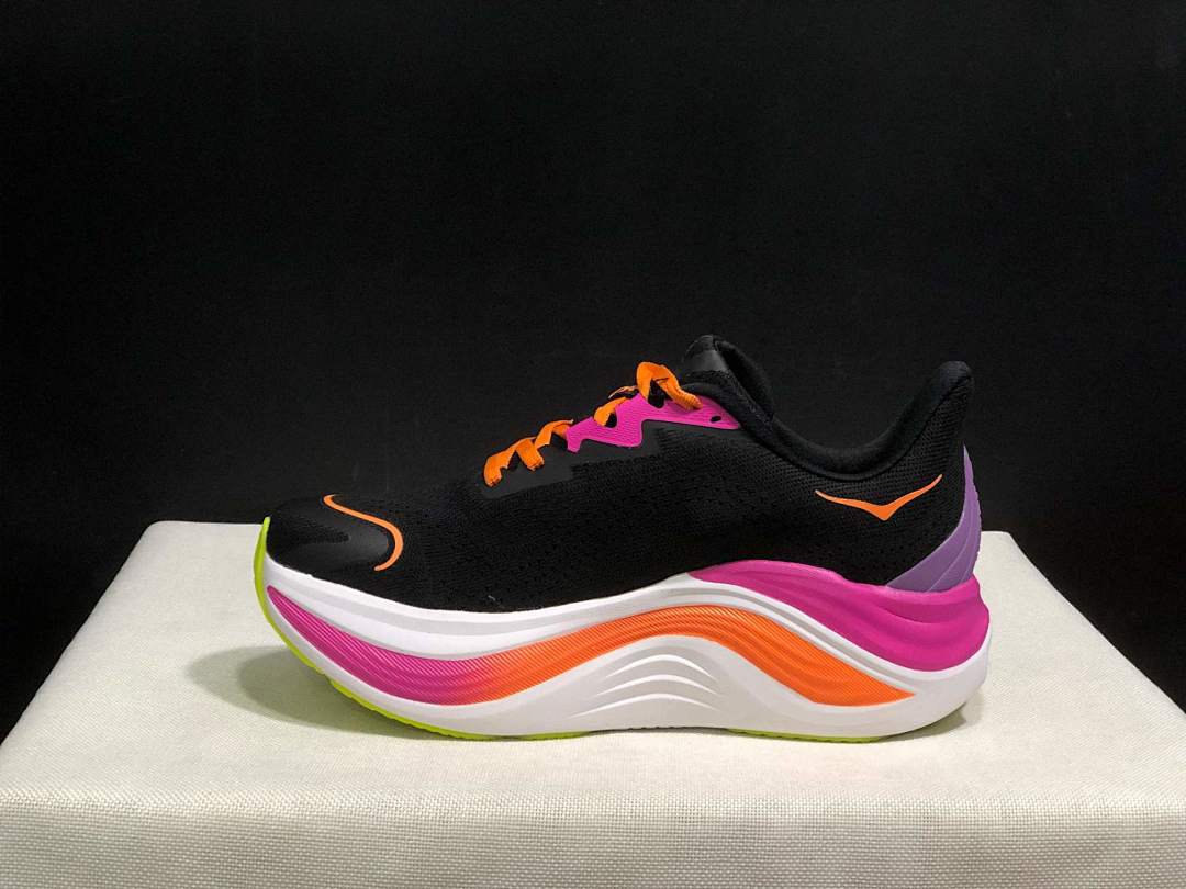 Hoka HE8033