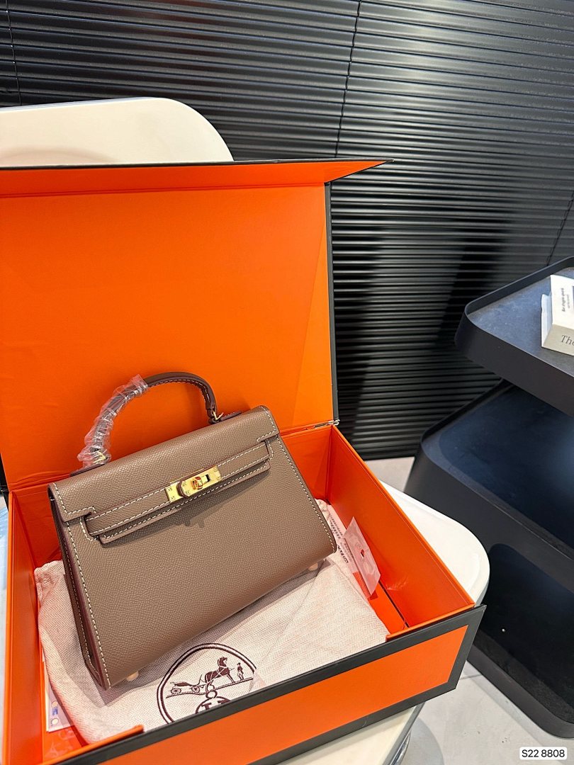 Hermès-HE5241 $69.44