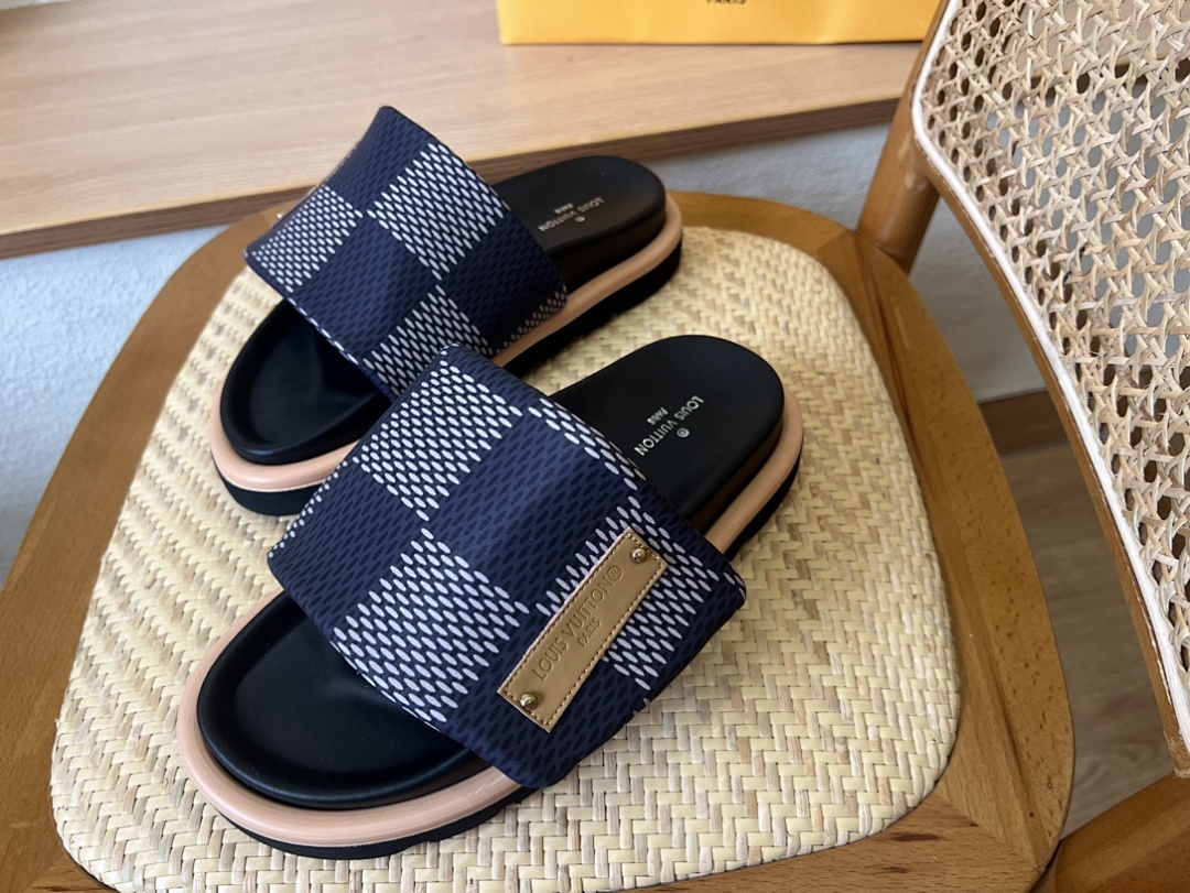 Louis Vuitton Pool Pillow Flat Comfort Mule · 4712 — תמונה 18