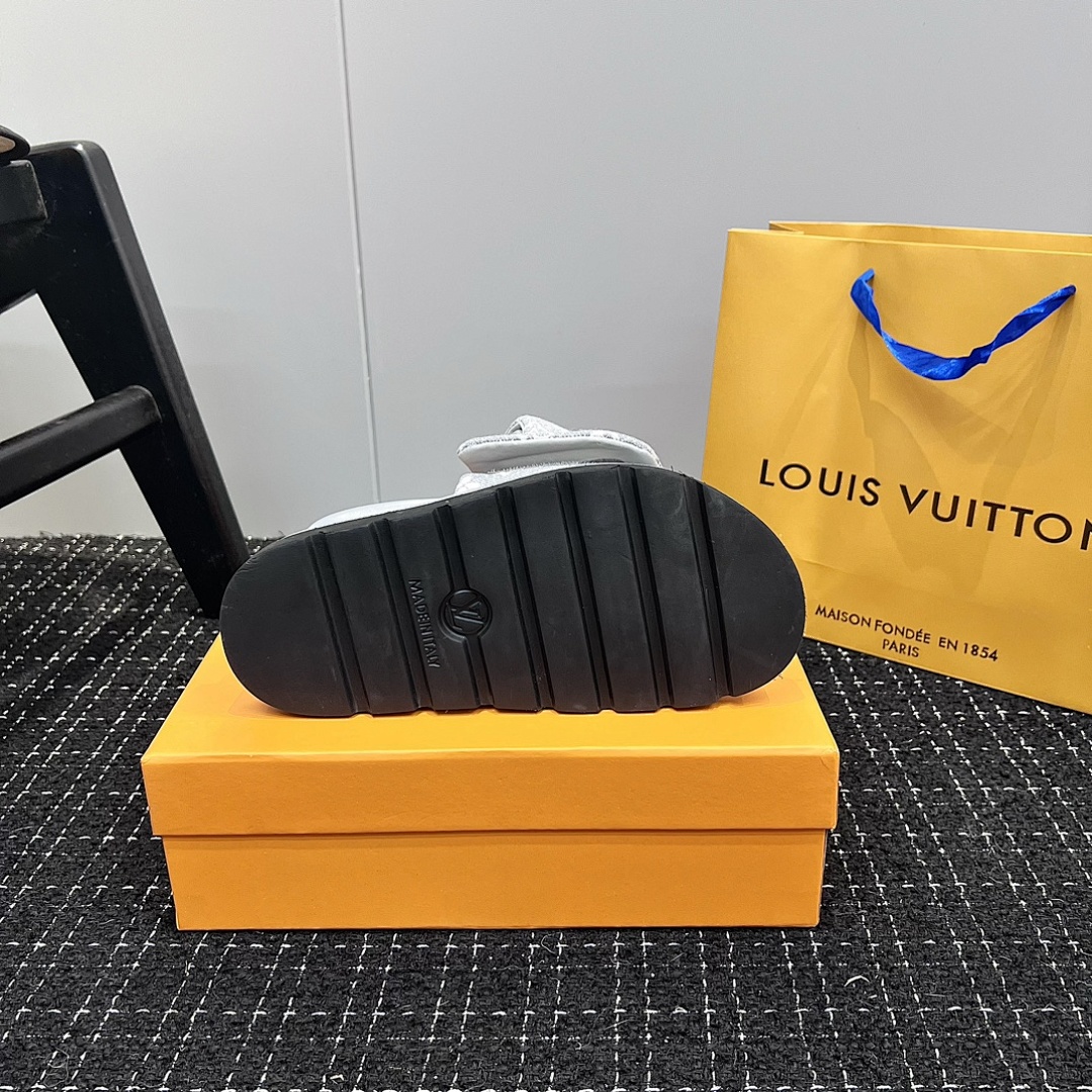 Louis Vuitton Pool Pillow Flat Comfort Mule · 4769 — תמונה 17