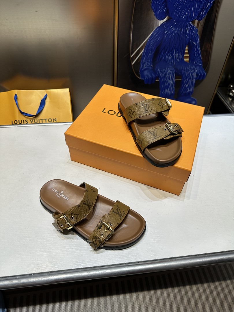 Louis Vuitton — סנדלים וכפכפים · 4627 — תמונה 8