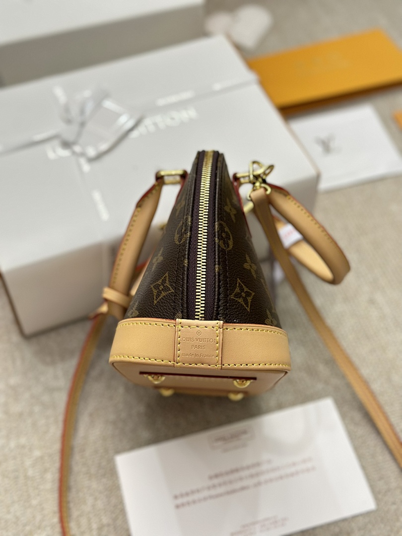 Louis Vuitton Alma BB · 4452 — תמונה 9