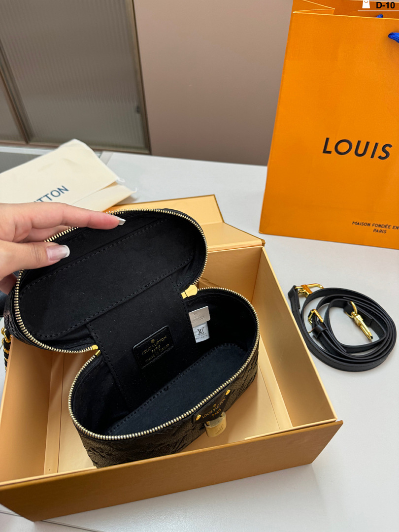 Louis Vuitton Vanity Chain Pouch · 6337 — תמונה 2