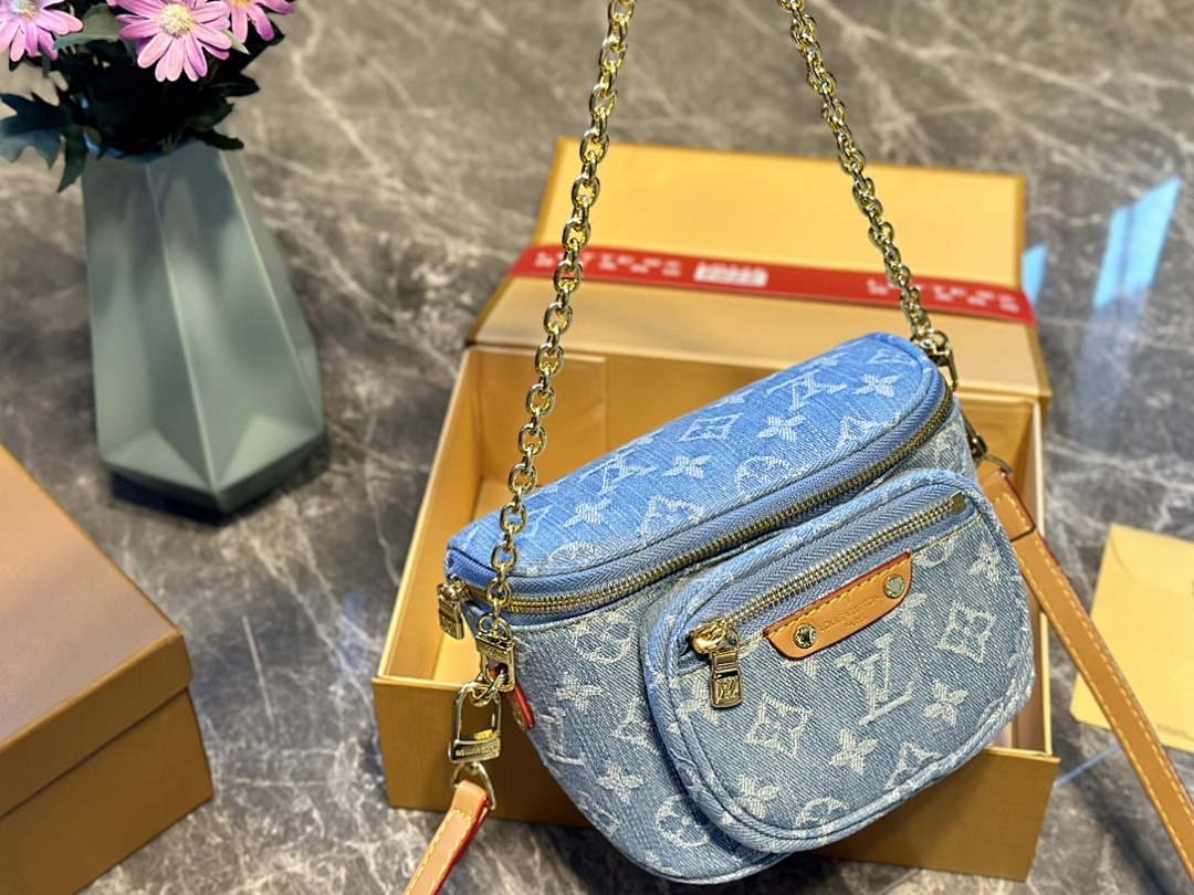 Louis Vuitton Mini Bumbag · 4801 — תמונה 16