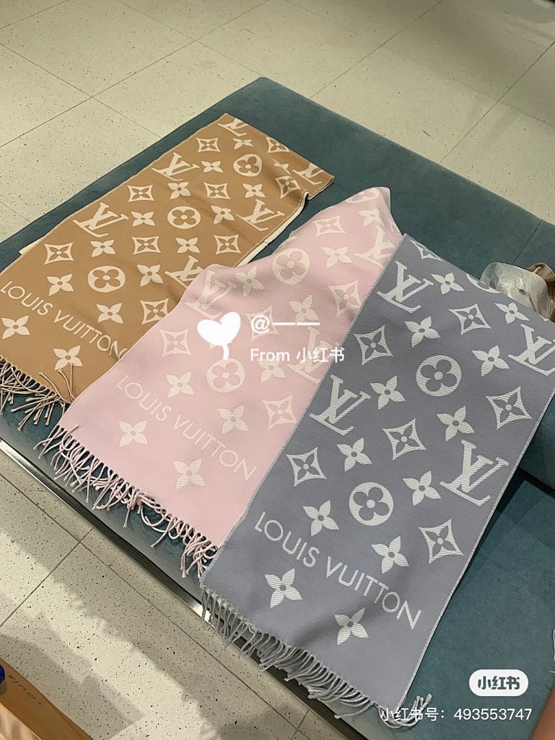 Louis Vuitton Essential Scarf · 3890 — תמונה 21