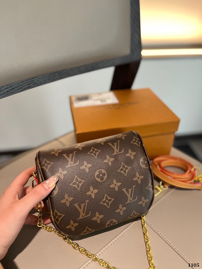 Louis Vuitton Mini Bumbag · 6421 — תמונה 5