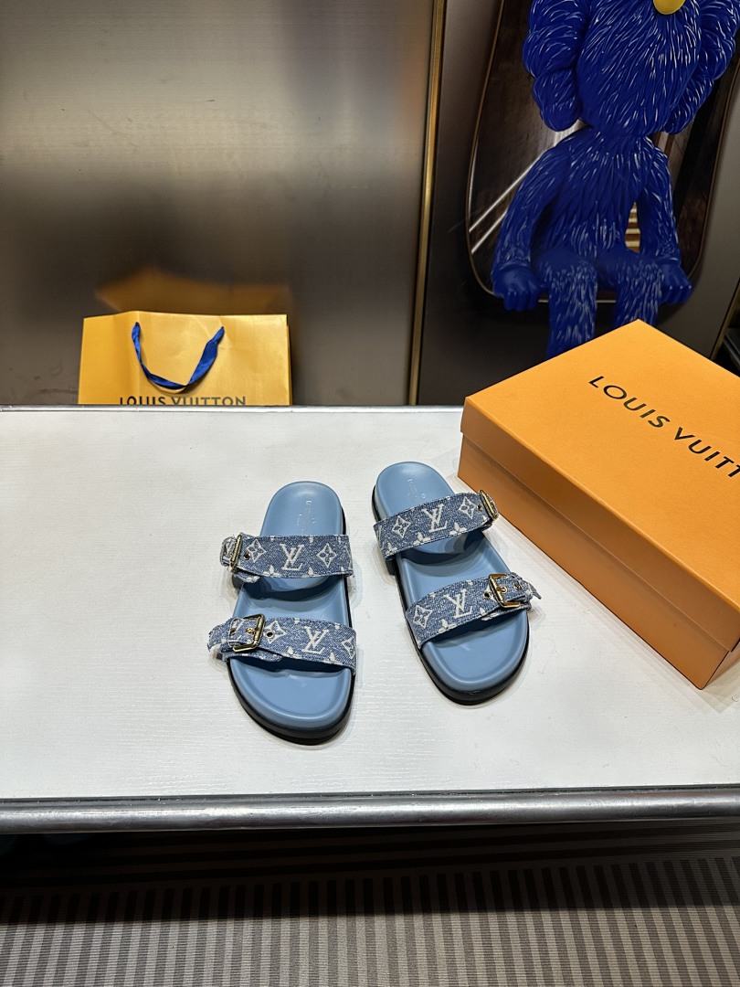 Louis Vuitton — סנדלים וכפכפים · 4627 — תמונה 14