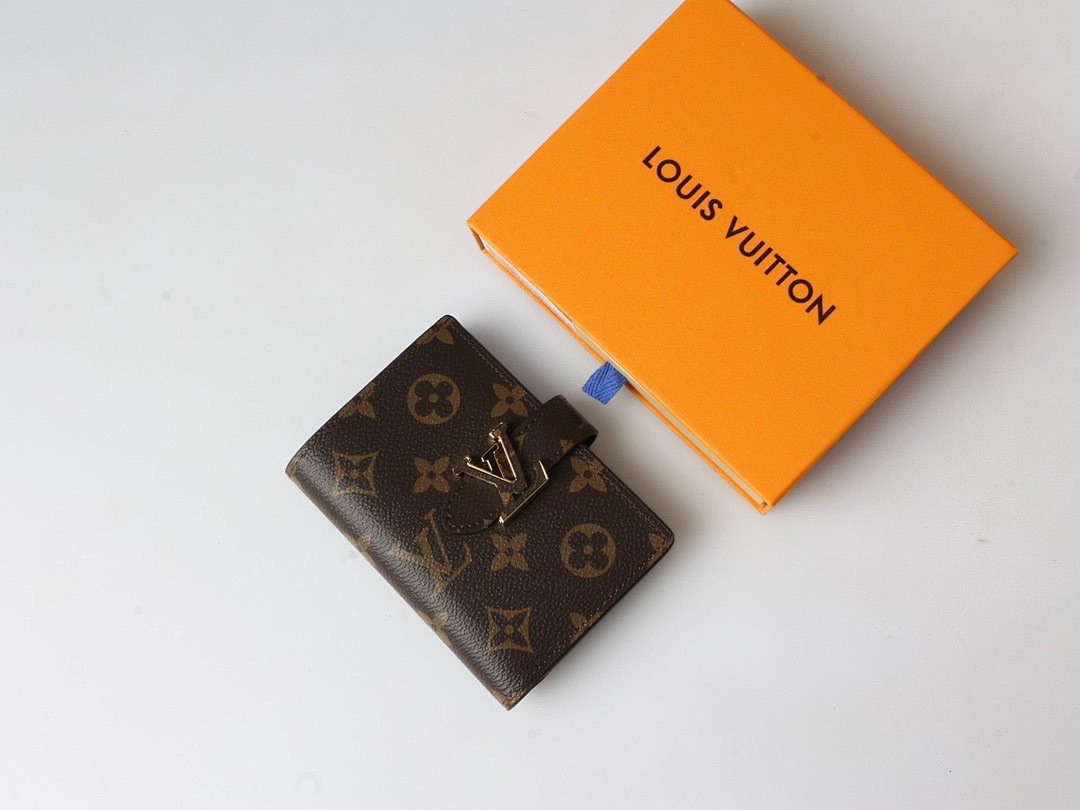 Louis Vuitton Capucines Vertical Compact Wallet · 5854 — תמונה 8