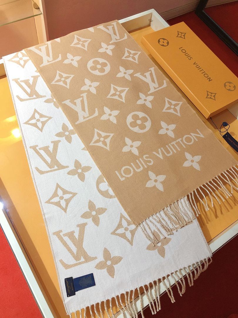 Louis Vuitton Essential Scarf · 3890 — תמונה 7