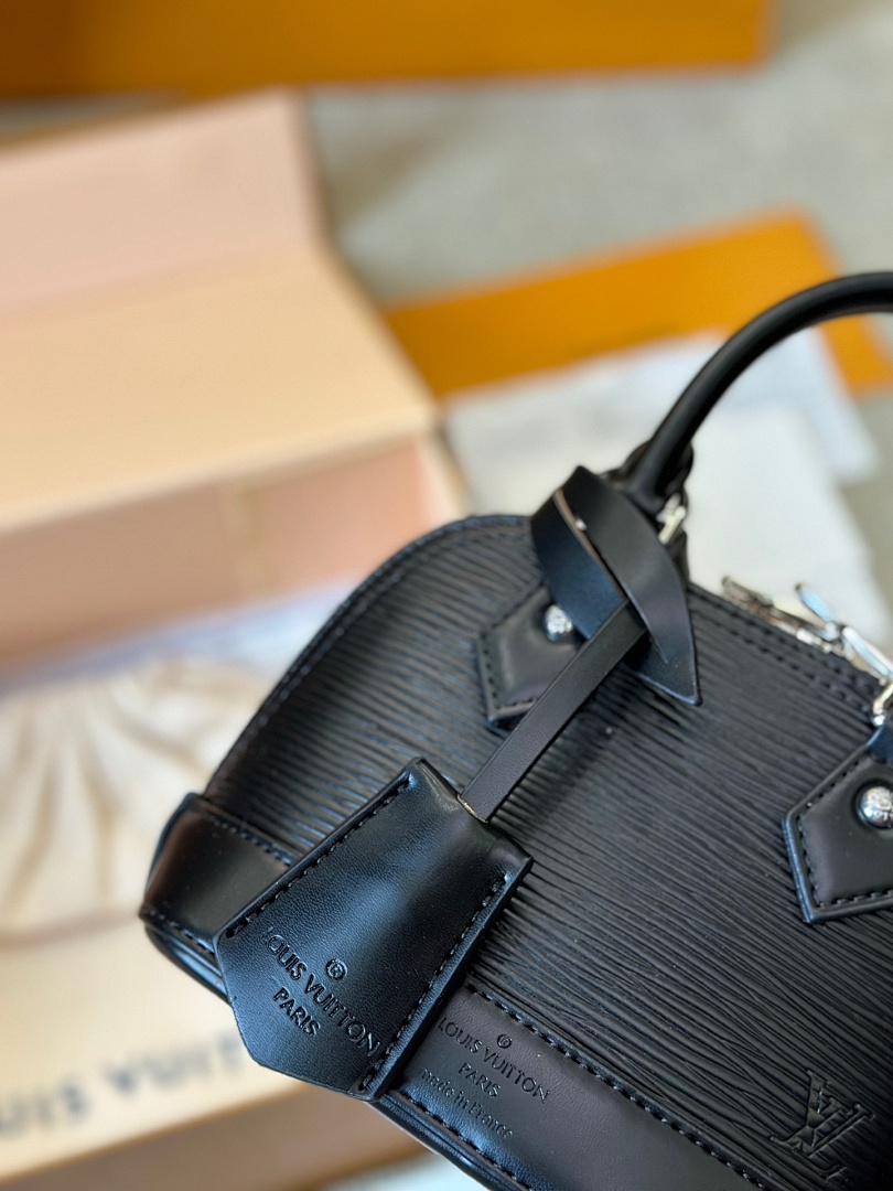 Louis Vuitton Alma BB · 5277 — תמונה 6