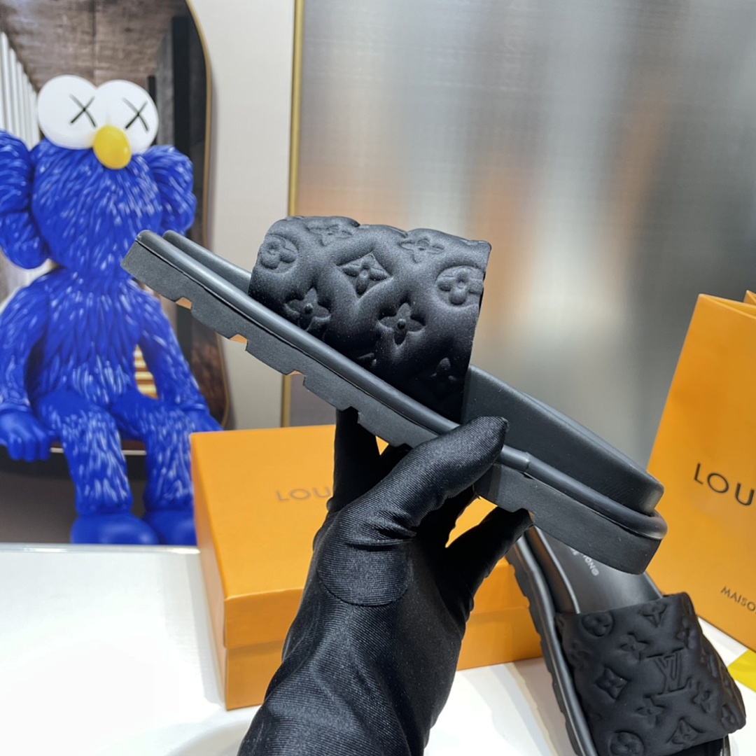 Louis Vuitton Pool Pillow Flat Comfort Mule · 4648 — תמונה 25