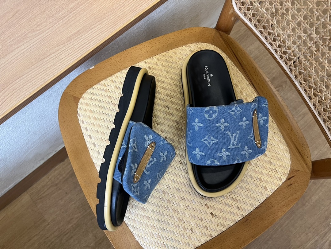 Louis Vuitton Pool Pillow Flat Comfort Mule · 4712 — תמונה 8
