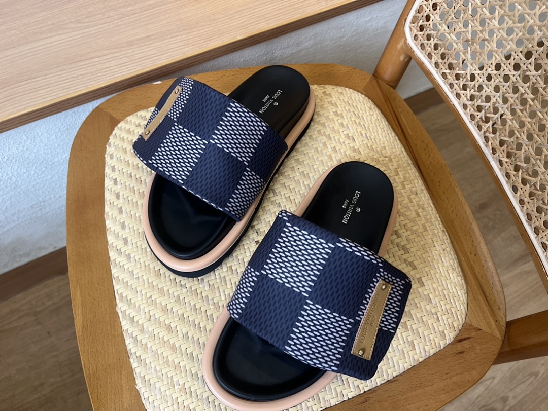 Louis Vuitton Pool Pillow Flat Comfort Mule · 4712 — תמונה 19