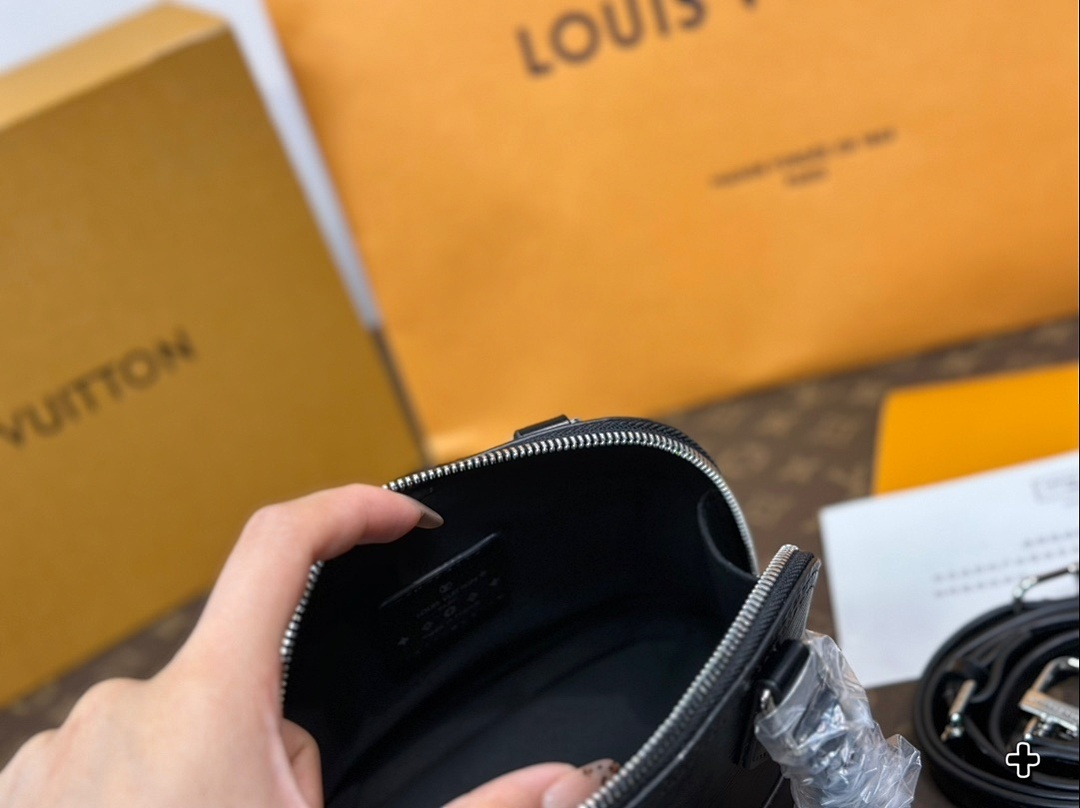 Louis Vuitton Alma BB · 5563 — תמונה 3