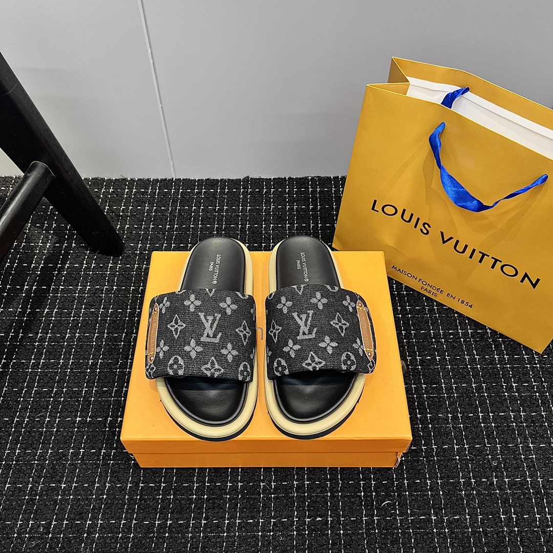 Louis Vuitton Pool Pillow Flat Comfort Mule · 4769 — תמונה 26