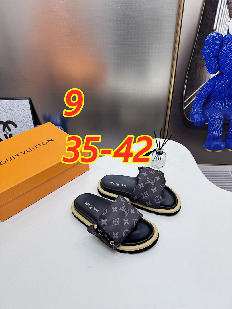 Louis Vuitton Padded Slides · 5295 — תמונה 11