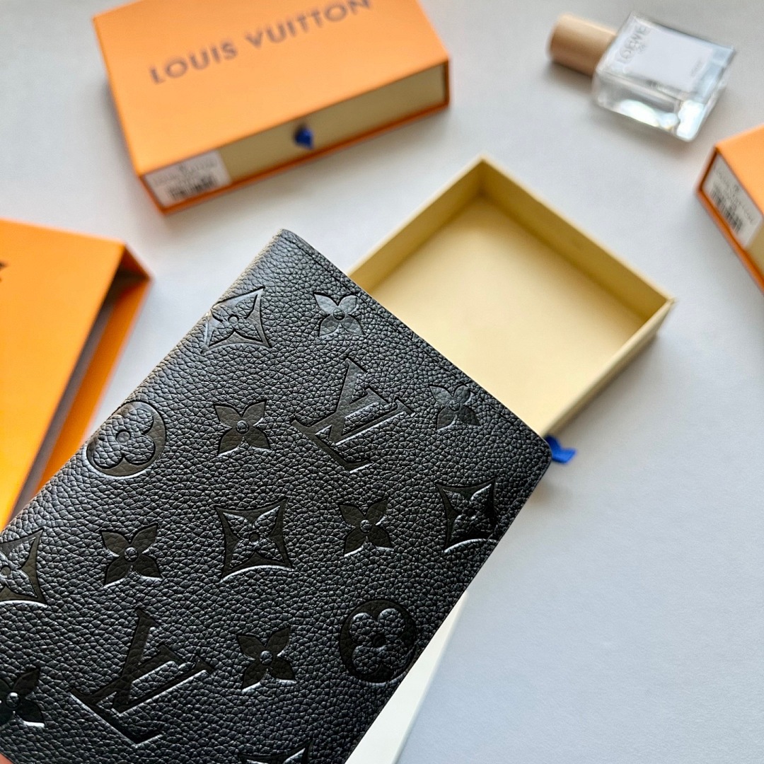 Louis Vuitton Passport Cover · 6084 — תמונה 8