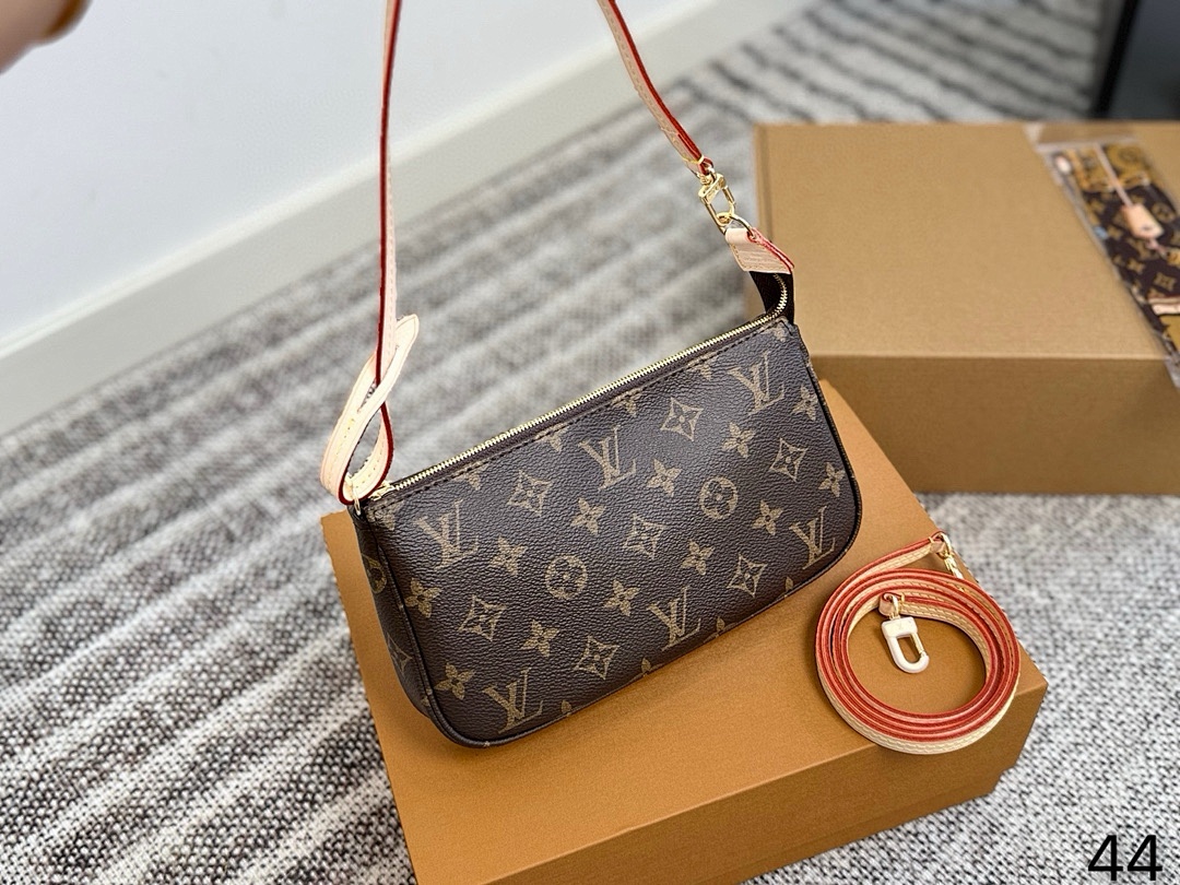 Louis Vuitton Pochette Accessoires · 5799