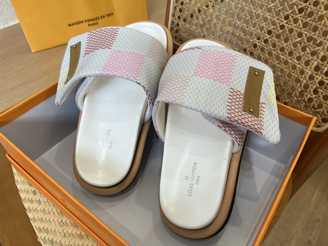 Louis Vuitton Pool Pillow Flat Comfort Mule · 4712 — תמונה 22