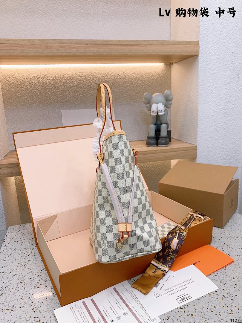 Louis Vuitton Neverfull MM · 4661 — תמונה 18
