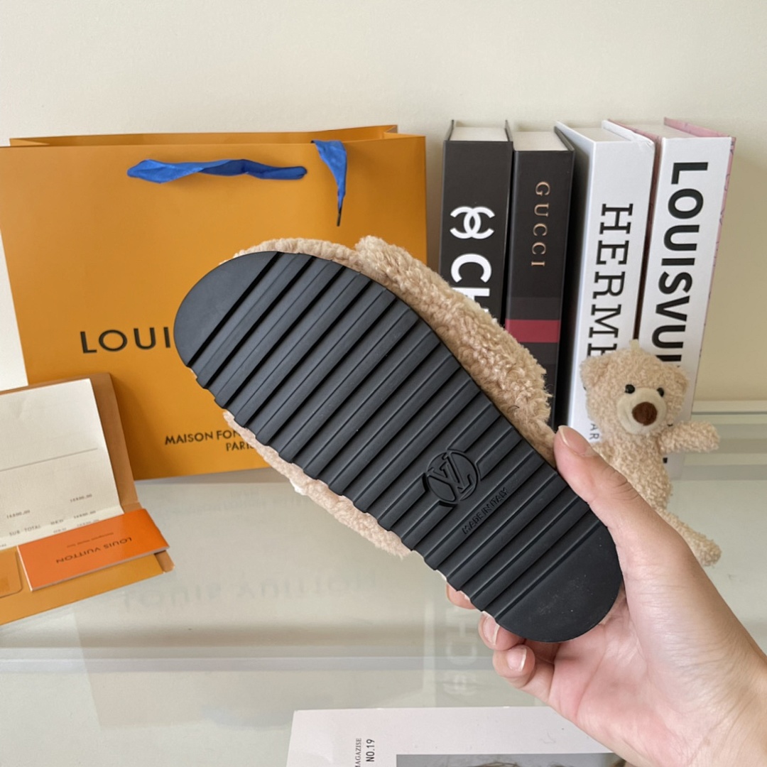 Louis Vuitton — כפכפים · 4804 — תמונה 23