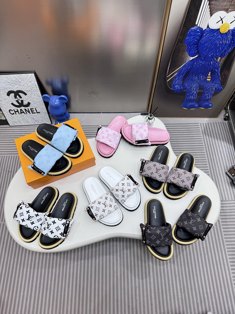 Louis Vuitton Padded Slides · 5295 — תמונה 45