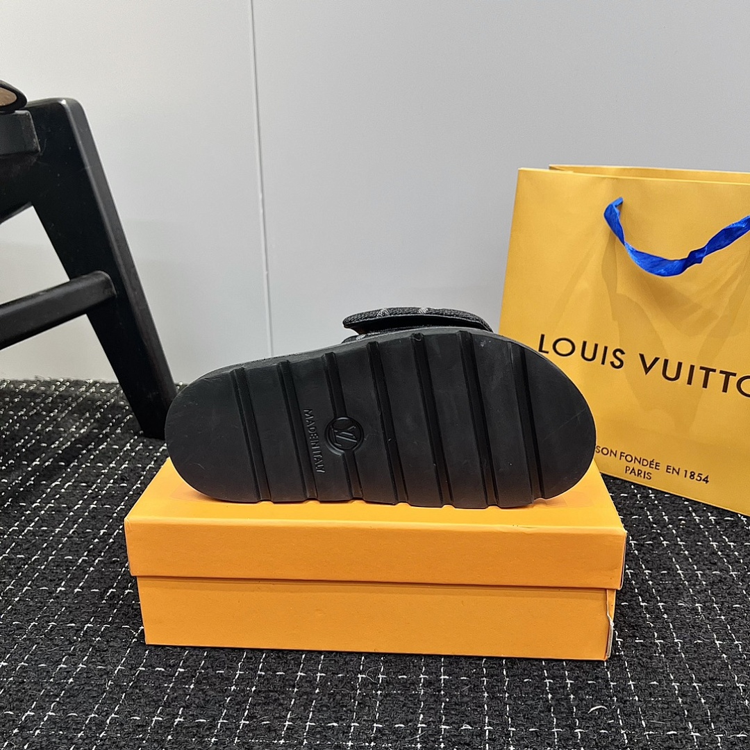 Louis Vuitton Pool Pillow Flat Comfort Mule · 4769 — תמונה 29